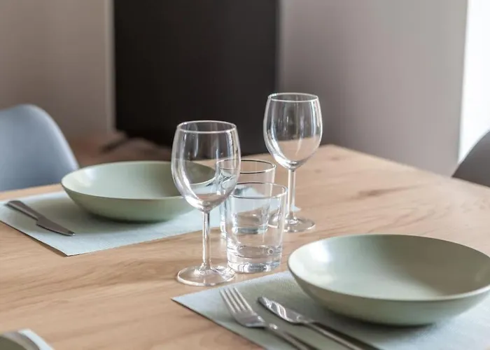 Domus 124, Elegant Comfort With Parking Apartment *